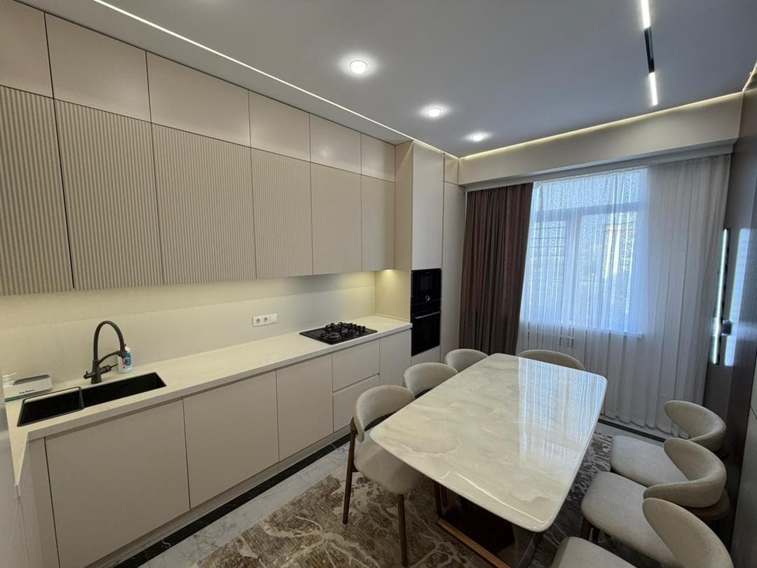 Элитка, 98 м2, этаж 7/12, ж/к Мега Сити (Mega City), Сост: Евроремонт - фото 4