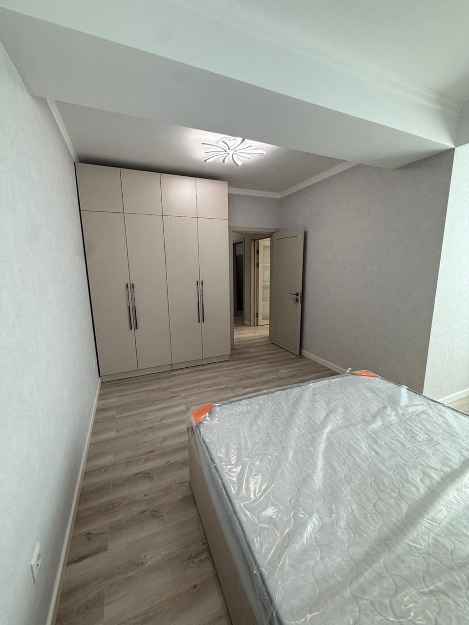 Элитка, 2 ком, 56 м2, этаж 12/14, ж/к Ала-Тоо (Ala-Too), Сост: Евроремонт - фото 9