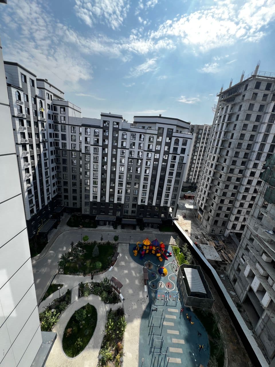 Элитка, 60 м2, этаж 12/12, ж/к Кап Строй Сити (Capstroy City), Сост: Евроремонт - фото 1