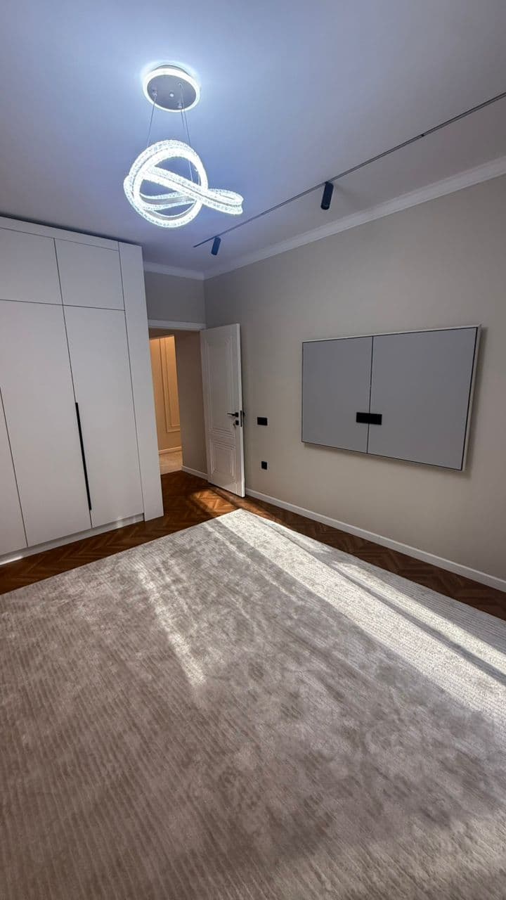 Элитка, 2 ком, 74 м2, этаж 4/9, ж/к JIbek City - фото 2