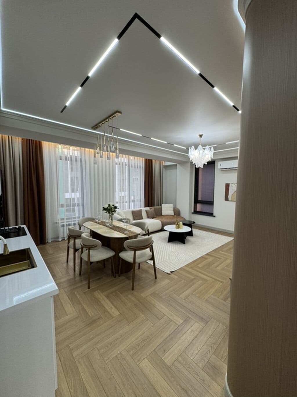 Элитка, 3 ком, 80 м2, этаж 9/13, ж/к Нью-Йорк сити (New York city), Сост: Евроремонт - фото 1