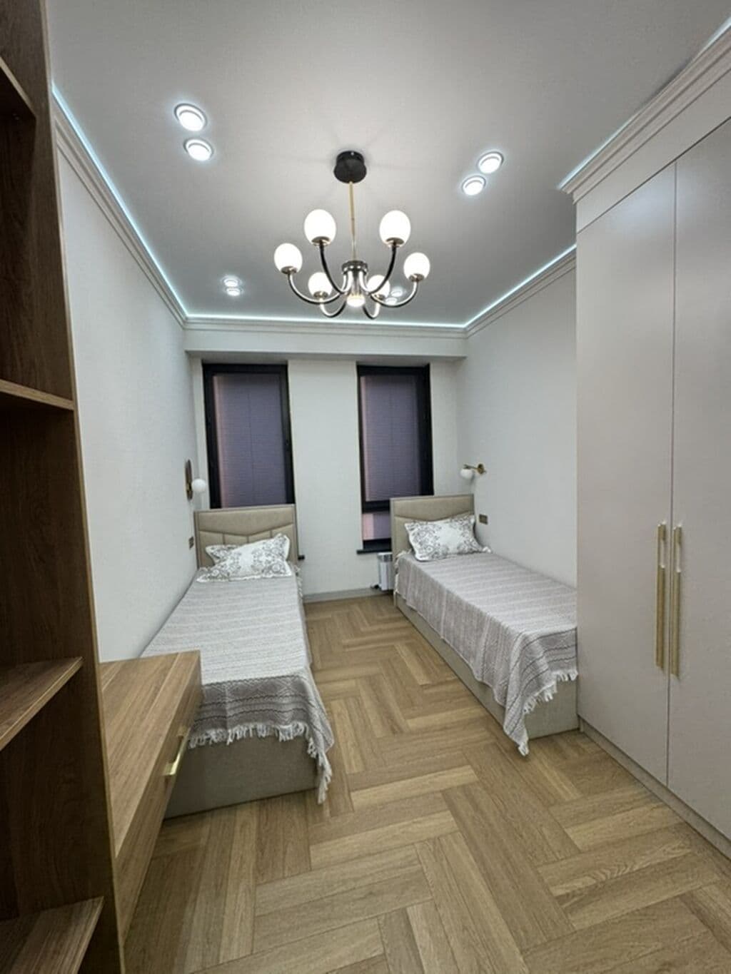 Элитка, 3 ком, 80 м2, этаж 9/13, ж/к Нью-Йорк сити (New York city), Сост: Евроремонт - фото 2