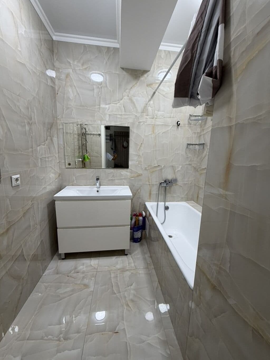 Элитка, 3 ком, 80 м2, этаж 5/9, Сост: Хорошее - фото 1