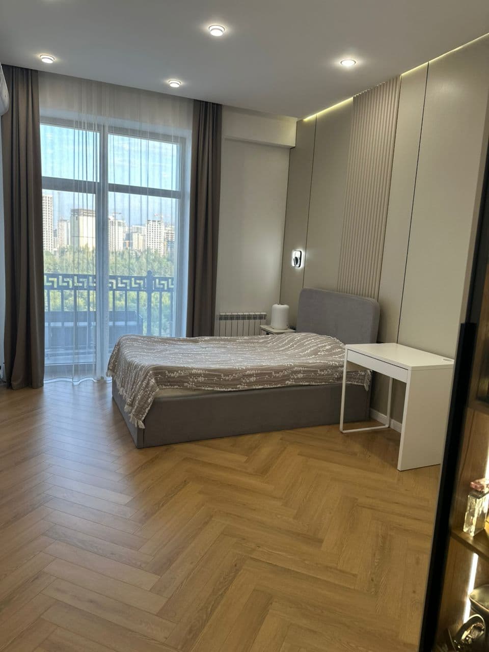 Элитка, 3 ком, 129 м2, этаж 8/14, ж/к Оптима Резиденс (Optima Residence), Сост: Евроремонт - фото 4