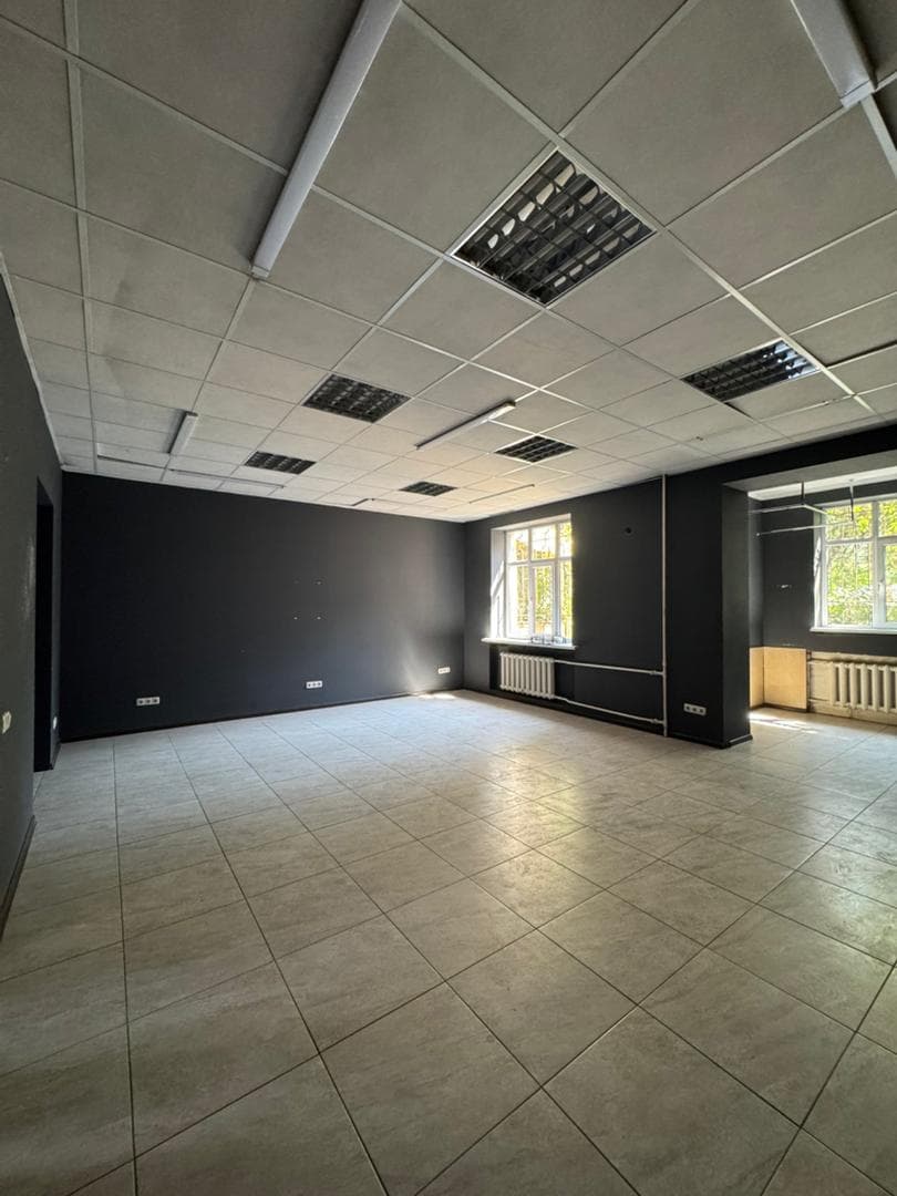 Офис, Коммерческая, 80 м2, этаж 1/4, Сост: Хорошее - фото 1