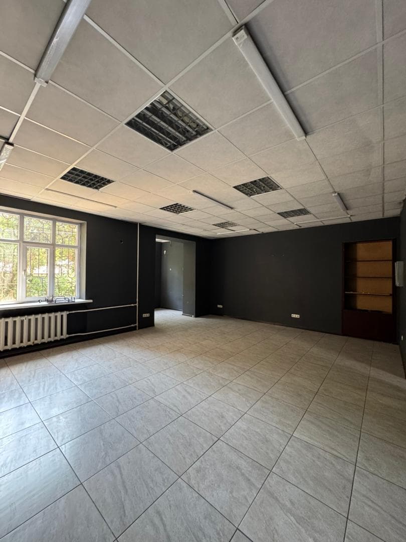 Офис, Коммерческая, 80 м2, этаж 1/4, Сост: Хорошее - фото 2