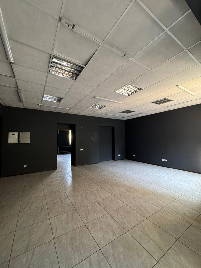 Офис, Коммерческая, 80 м2, этаж 1/4, Сост: Хорошее - фото 8