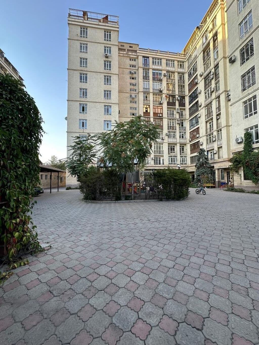 Элитка, 3 ком, 100 м2, этаж 7/9, Сост: Хорошее - фото 1