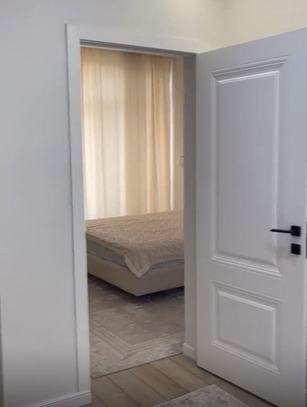 Элитка, 2 ком, 70 м2, этаж 5/14, ж/к Южный Квартал, Сост: Евроремонт - фото 1
