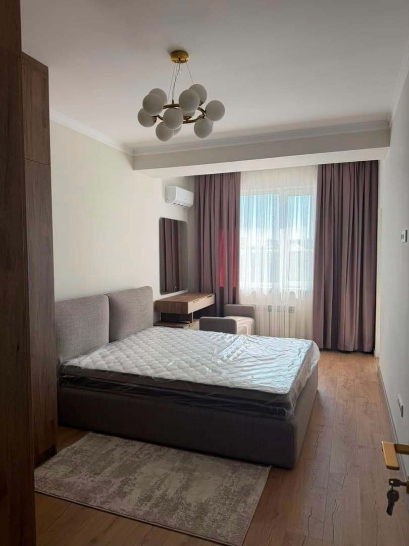 Элитка, 2 ком, 76 м2, этаж 5/8, ж/к Кремлёвский, Сост: Евроремонт - фото 1