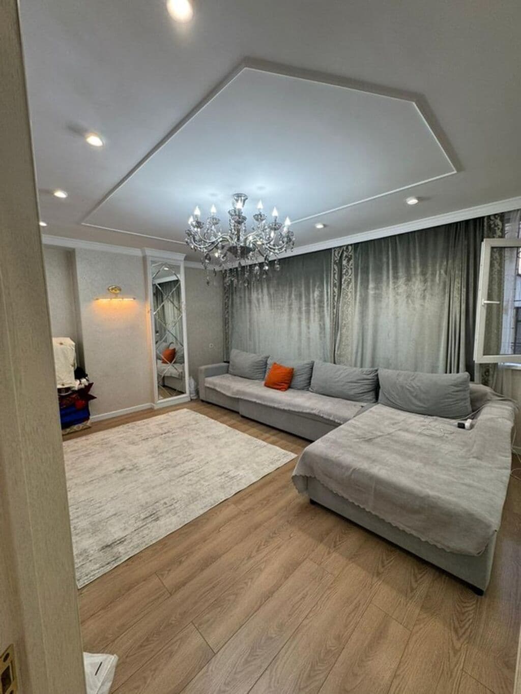 Элитка, 84 м2, этаж 1/12, Сост: Хорошее - фото 2