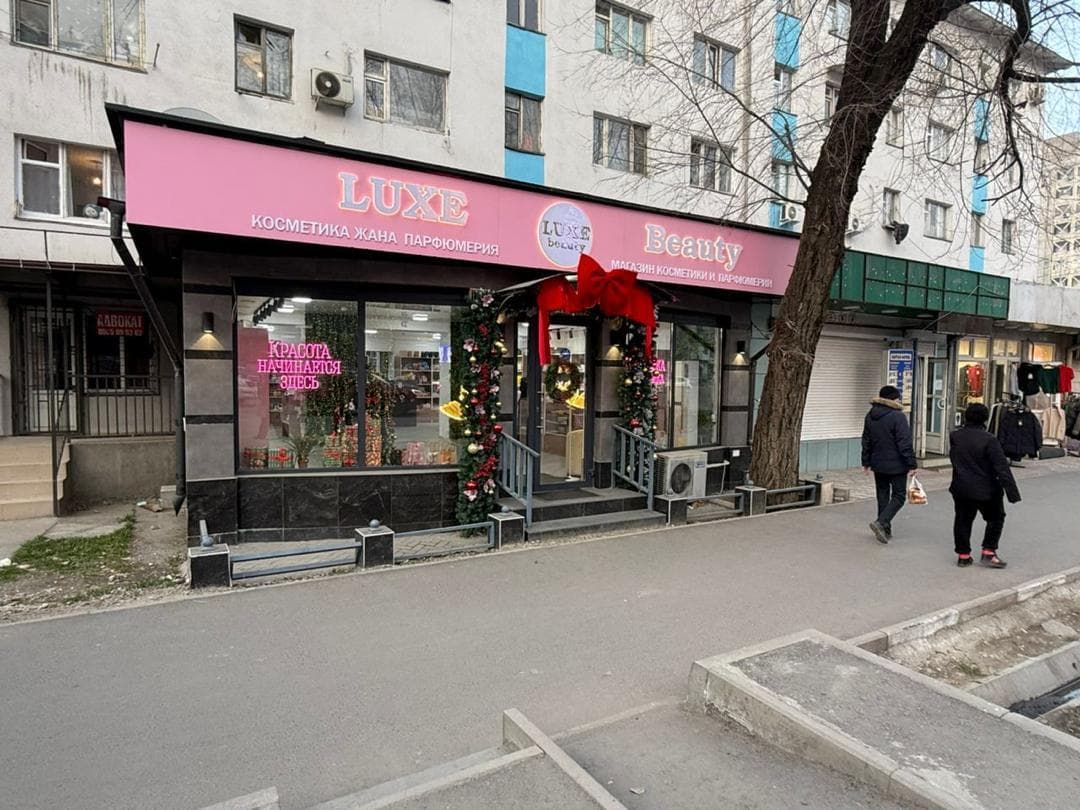 Магазин, Коммерческая, 108 м2, этаж 1/5, Сост: Среднее - фото 1