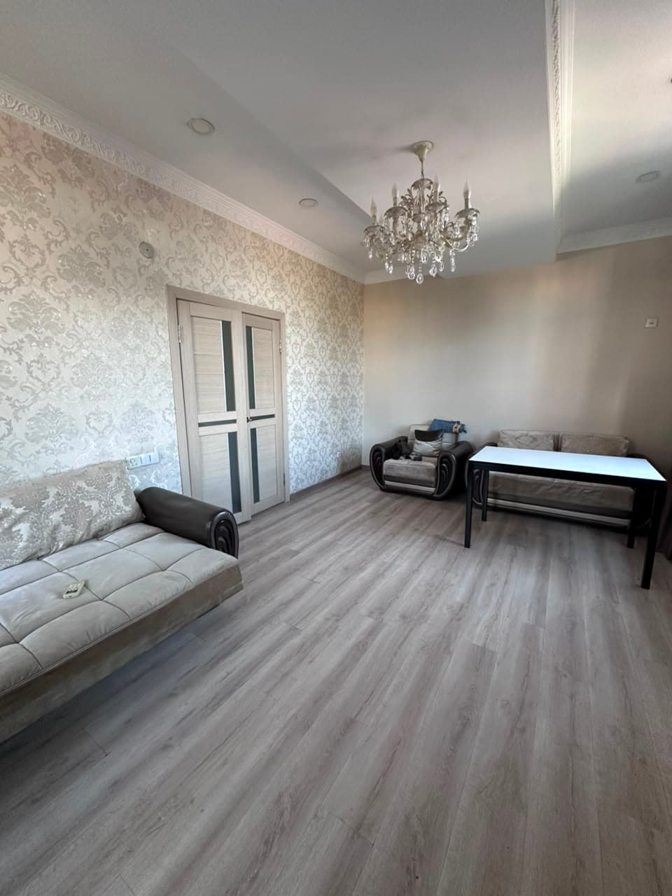Элитка, 2 ком, 81 м2, этаж 5/9, Сост: Среднее - фото 4