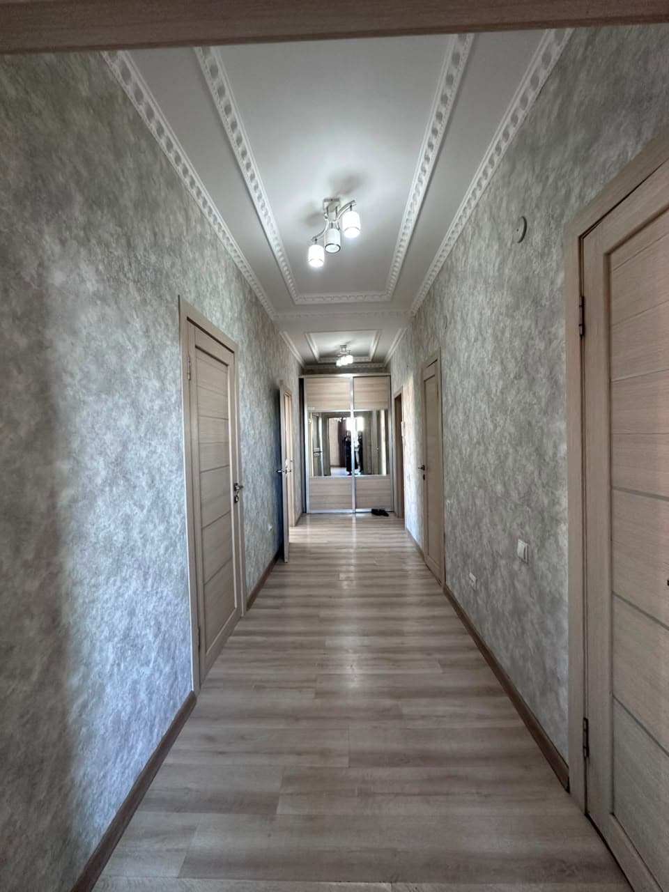 Элитка, 2 ком, 81 м2, этаж 5/9, Сост: Среднее - фото 5