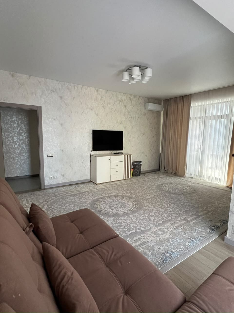 Элитка, 2 ком, 79 м2, этаж 2/10, ж/к Авангард Сити, Сост: Евроремонт