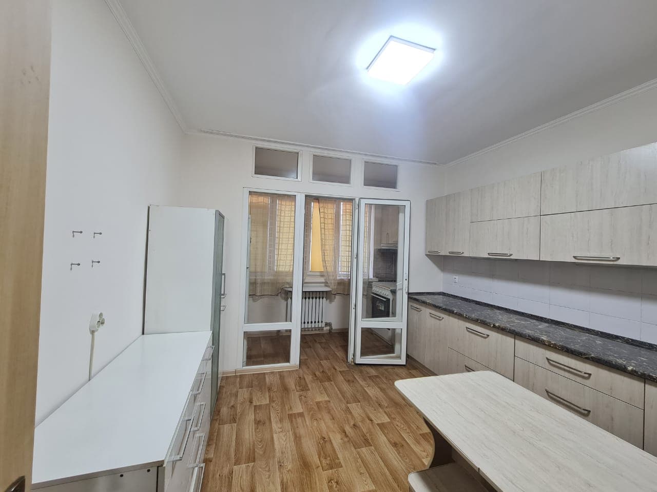Элитка, 1 ком, 46 м2, этаж 1/10, Сост: Евроремонт - фото 23