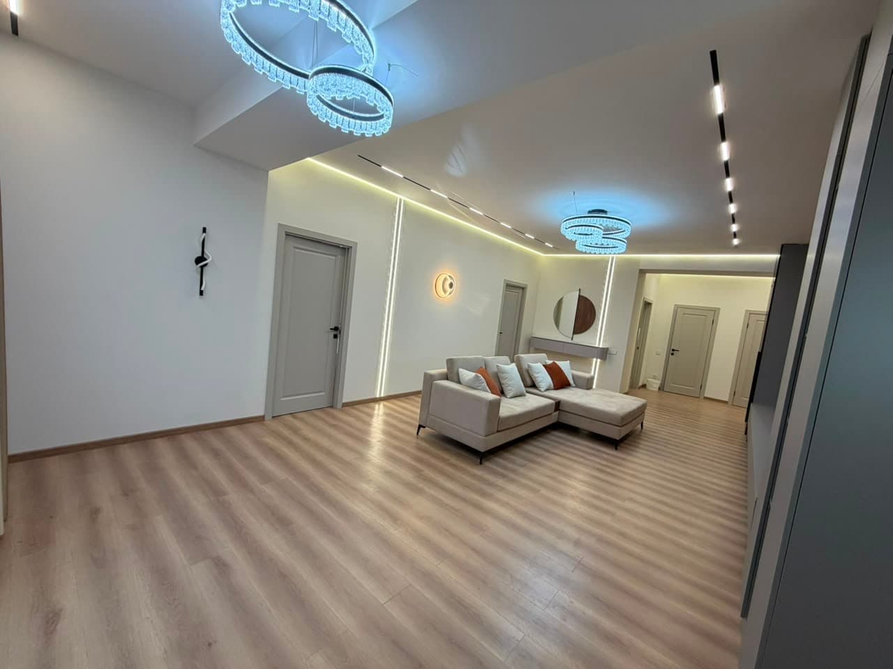 Элитка, 92.34 м2, этаж 13/14, ж/к Нью-Йорк сити (New York city), Сост: Евроремонт - фото 1