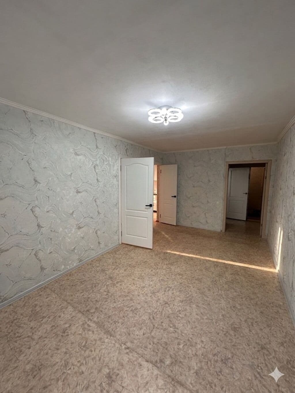 Продажа, Хрущёвка, 2 ком, 42 м2, этаж 2/4, Сост: Евроремонт - фото 7