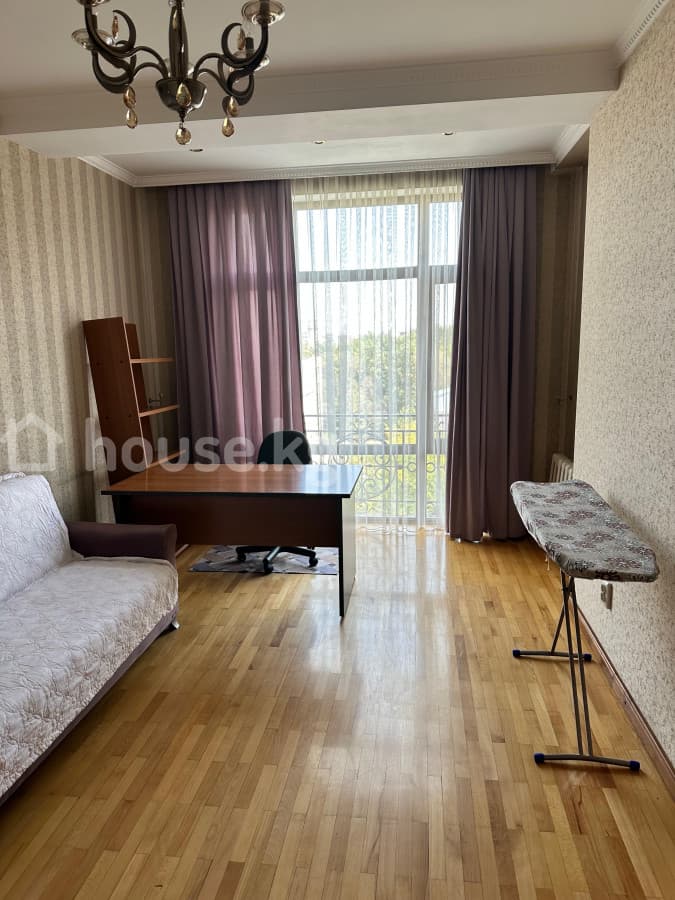 Элитка, 3 ком, 130 м2, этаж 8/9, Сост: Евроремонт - фото 1