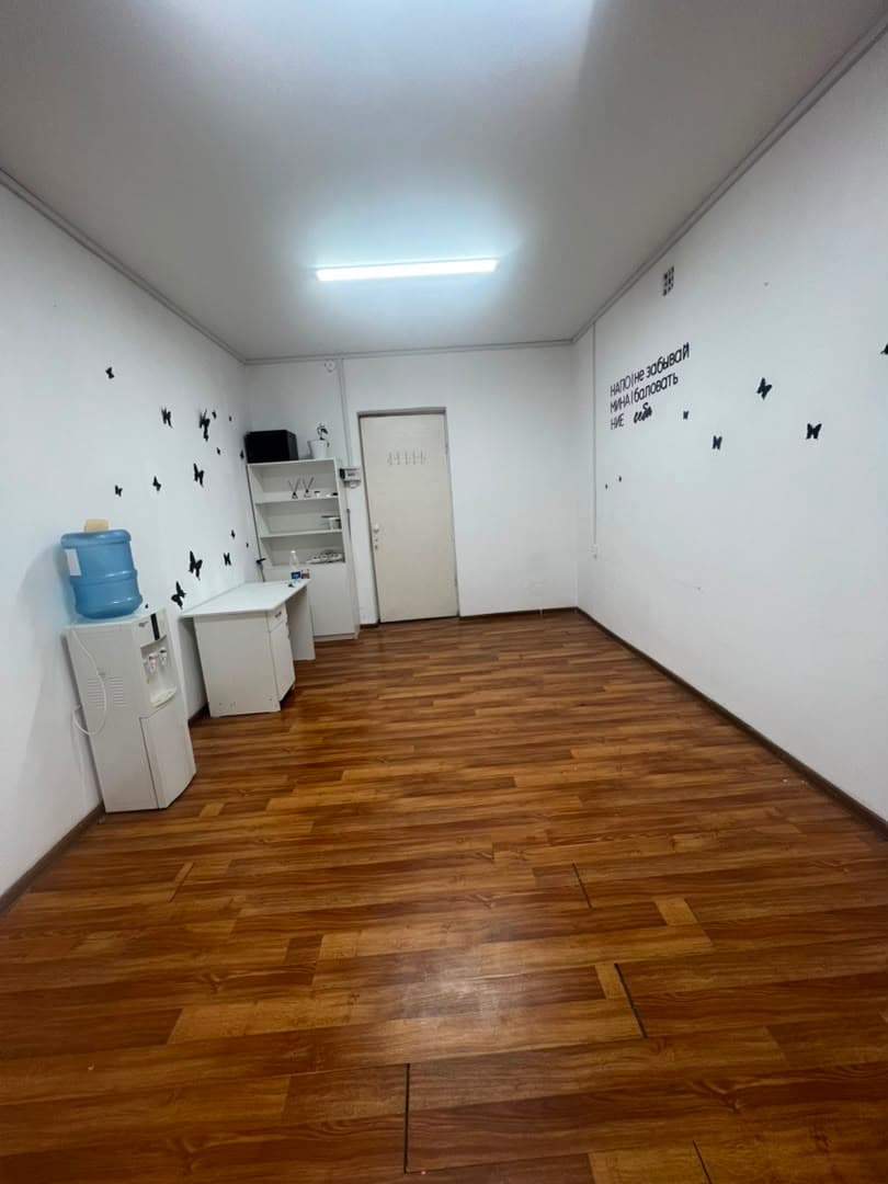 Офис, Коммерческая, 20 м2, этаж 3/3, Сост: Евроремонт - фото 2