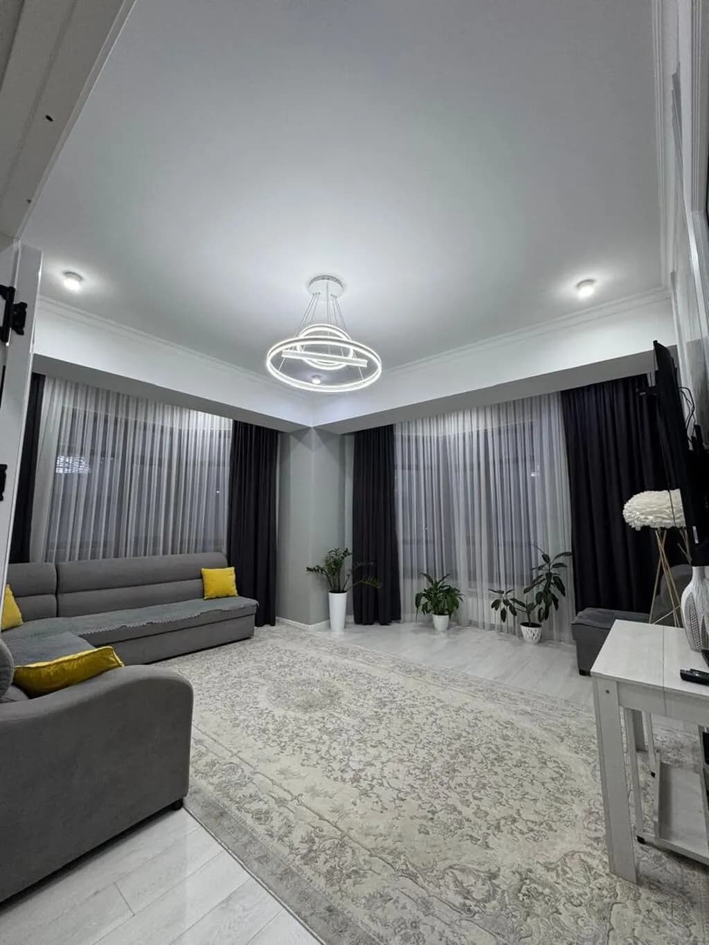 Элитка, 3 ком, 90 м2, этаж 6/12, Сост: Евроремонт