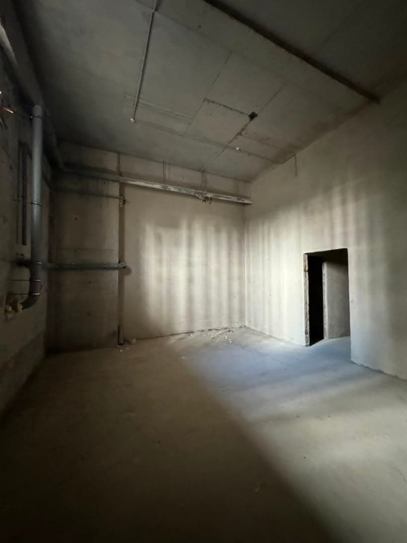 Коммерческая, 85 м2, этаж 1/9, Сост: Без ремонта - фото 1