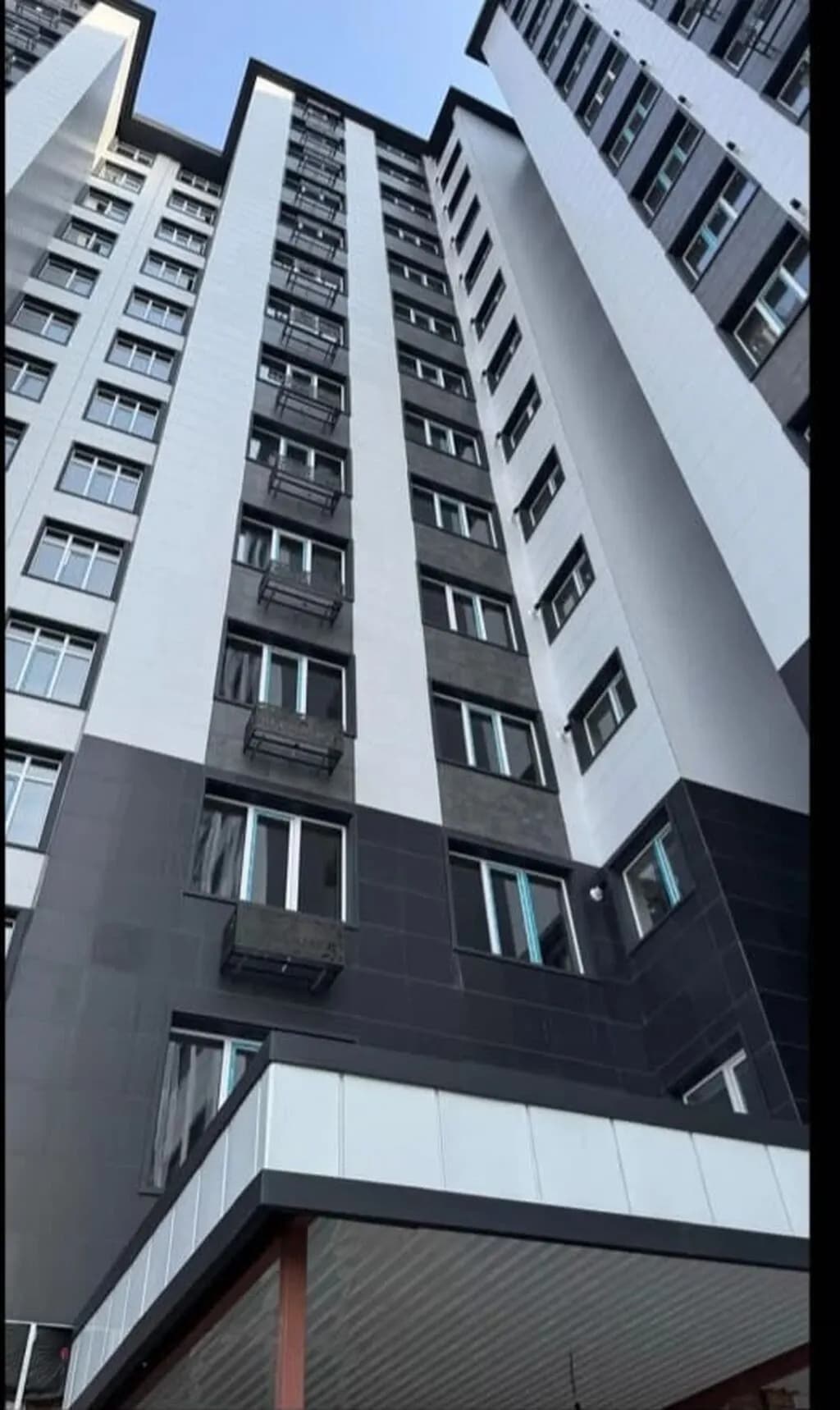 Элитка, 2 ком, 44 м2, этаж 3/14, ж/к ЖК Ала Тоо, Сост: Евроремонт