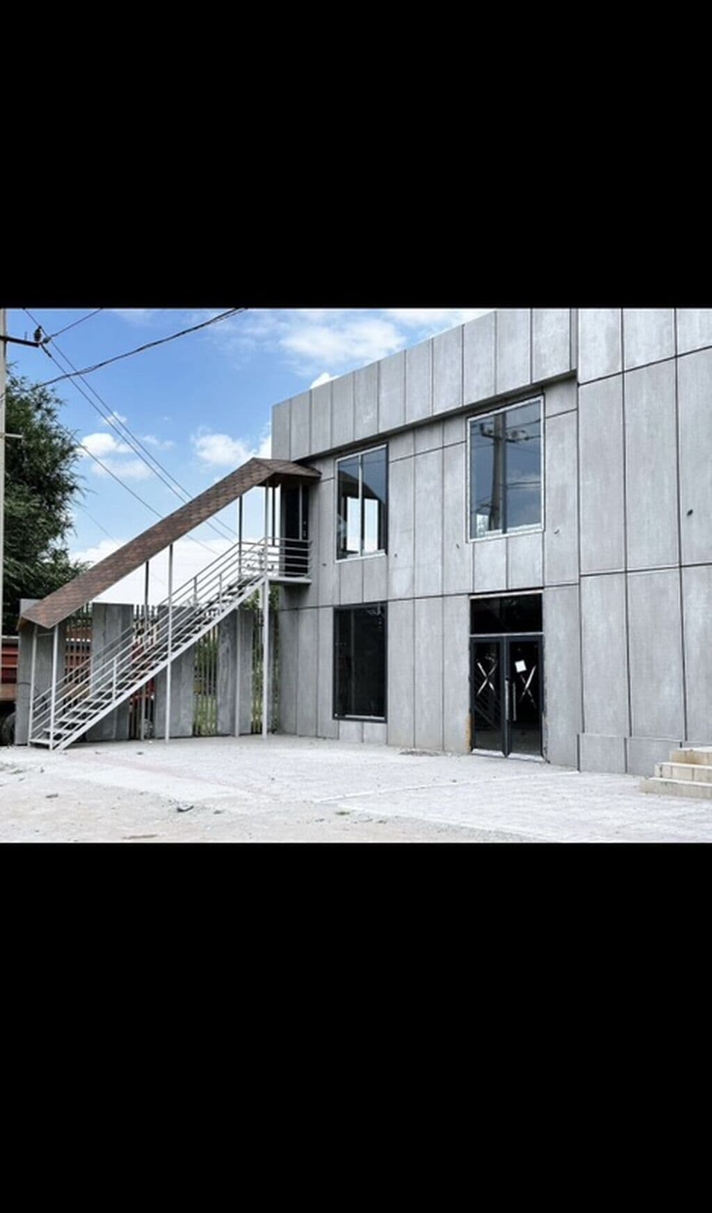 Готовый Бизнес, Коммерческая, 300 м2, этаж 1/2, Сост: Без ремонта - фото 1