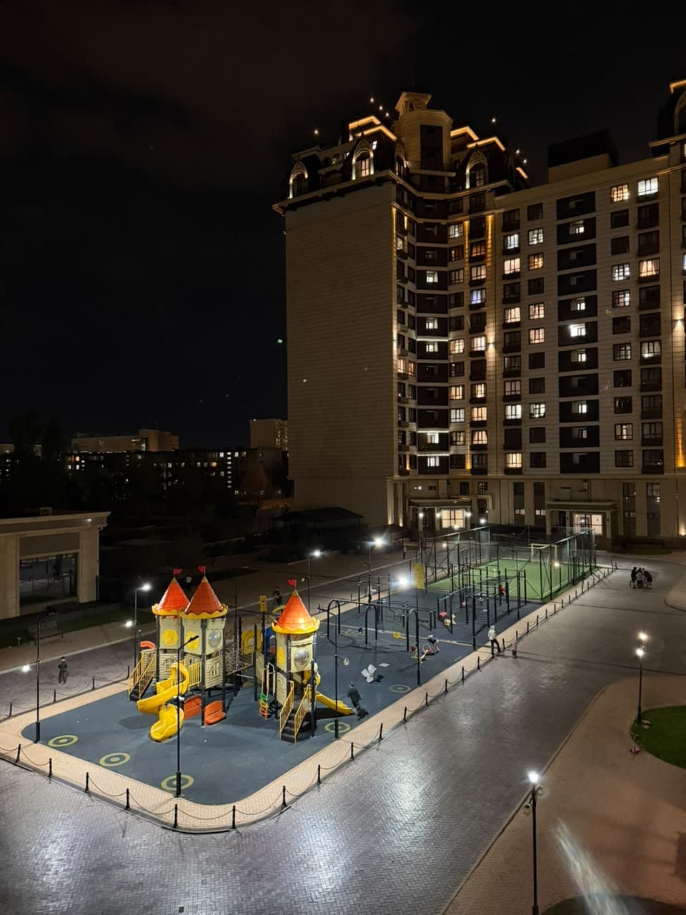 Элитка, 3 ком, 100 м2, этаж 3/16, ж/к Империал (Imperial), Сост: Евроремонт