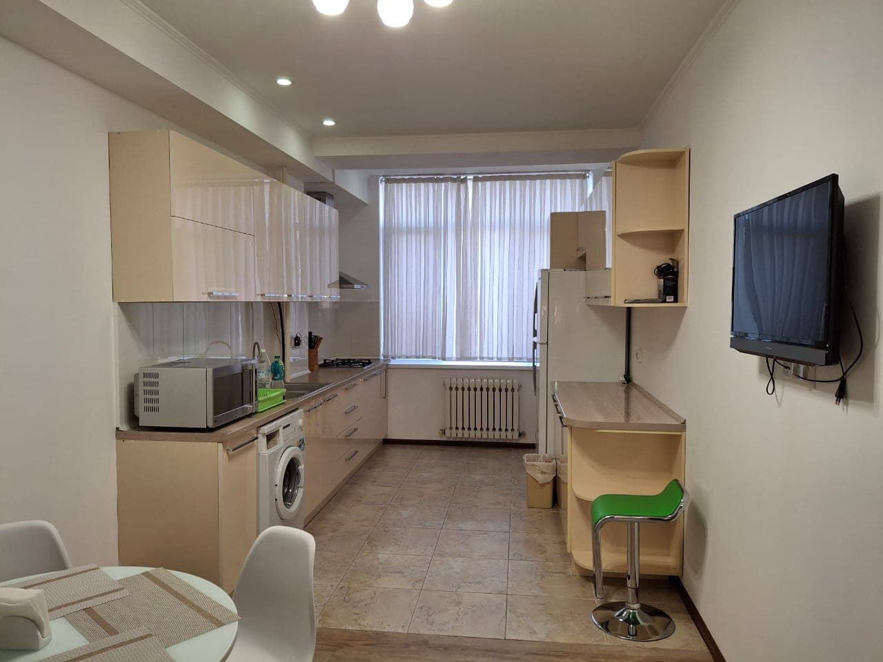 Элитка, 3 ком, 110 м2, этаж 8/13, ж/к 7 Небо, Сост: Евроремонт - фото 2