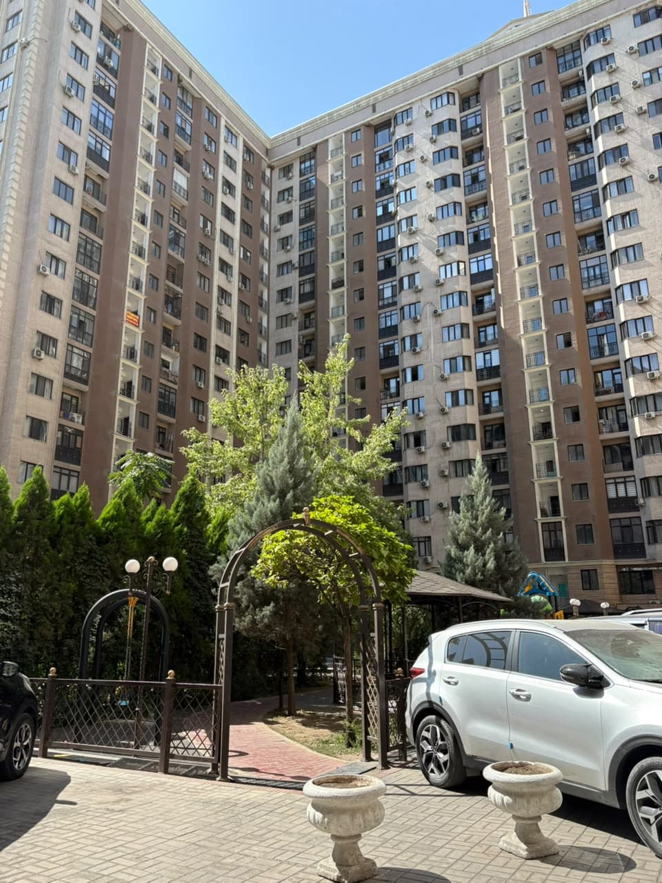 Элитка, 3 ком, 80 м2, этаж 7/16, Сост: Хорошее