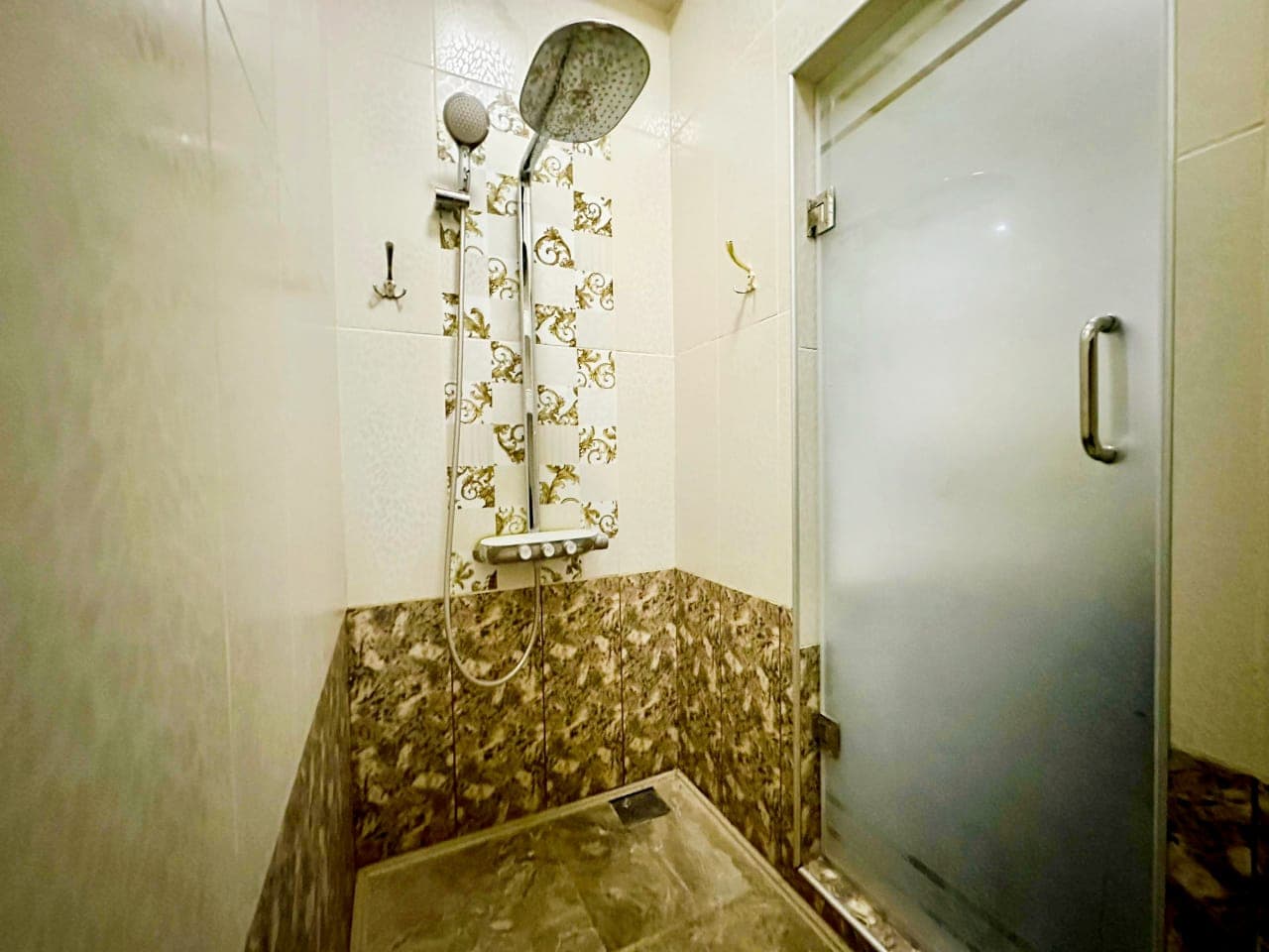 Элитка, 3 ком, 120 м2, этаж 6/10, ж/к Мега Сити, Сост: Евроремонт - фото 16