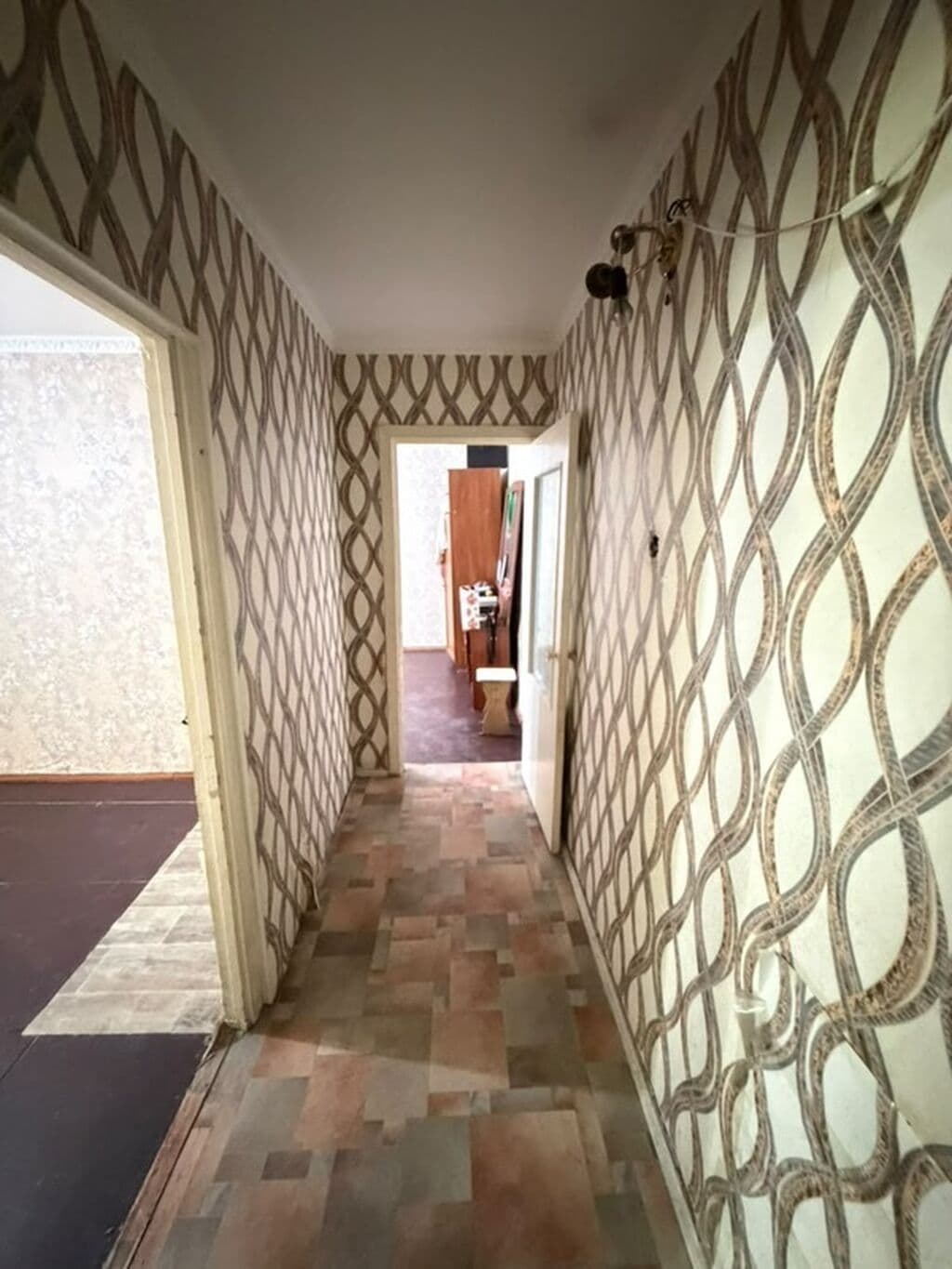 Продажа, 104 серия, 2 ком, 44 м2, этаж 2/4, Сост: Среднее - фото 2