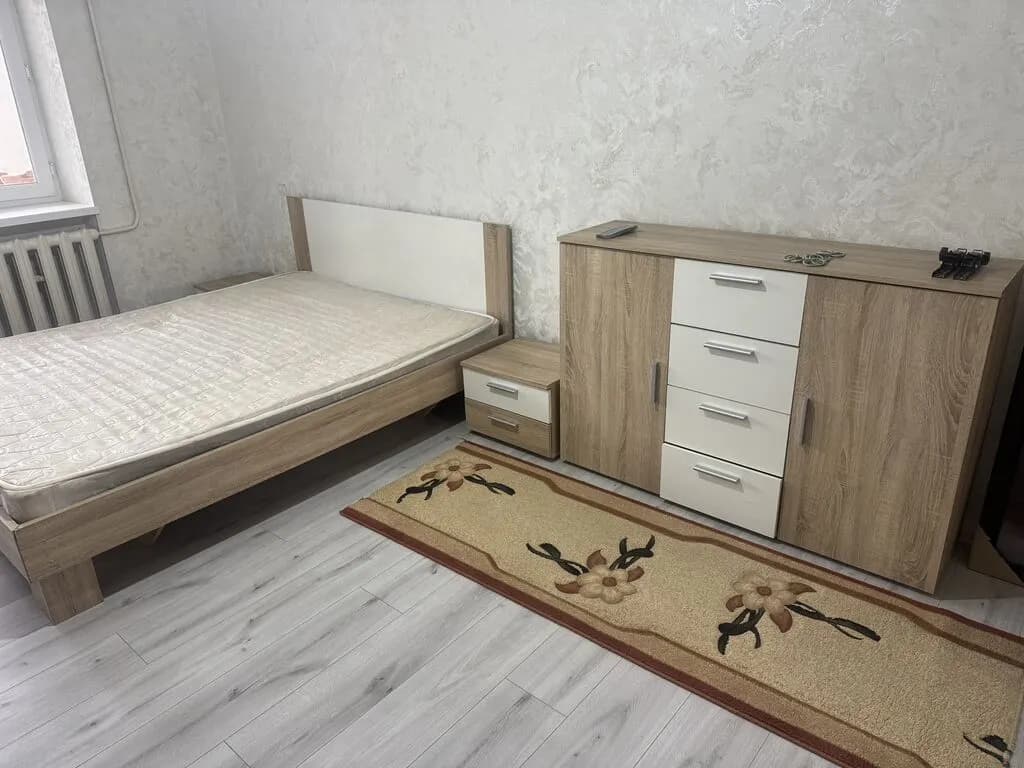 1 ком, 104 серия, 32 м2, этаж 3/4, Сост: Среднее