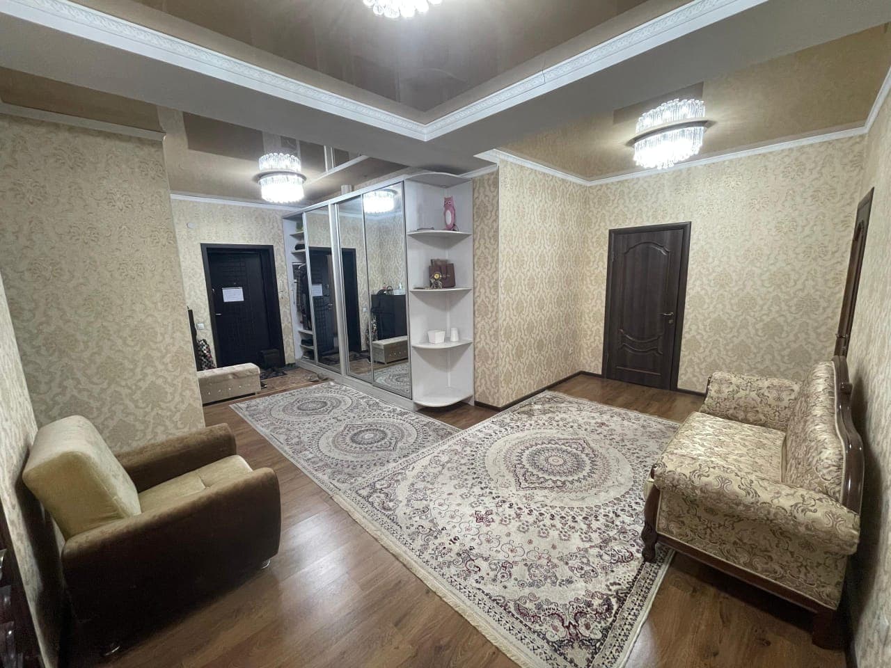 Элитка, 3 ком, 135 м2, этаж 4/10, Сост: Хорошее - фото 2