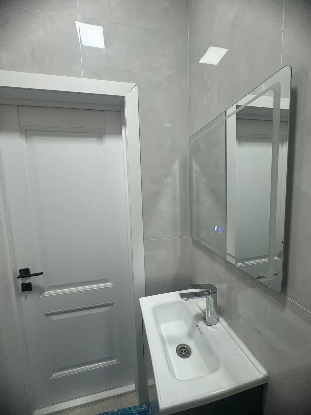 Элитка, 3 ком, 90 м2, этаж 2/14, Сост: Среднее - фото 9