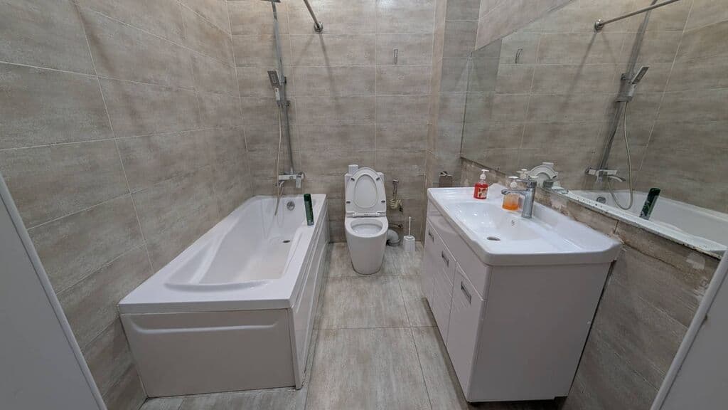 Офис, Коммерческая, 165 м2, этаж 2/3, Сост: Евроремонт - фото 2