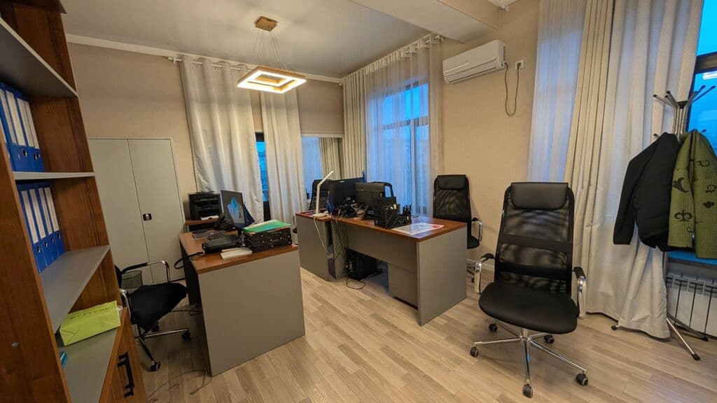 Офис, Коммерческая, 165 м2, этаж 2/3, Сост: Евроремонт - фото 4