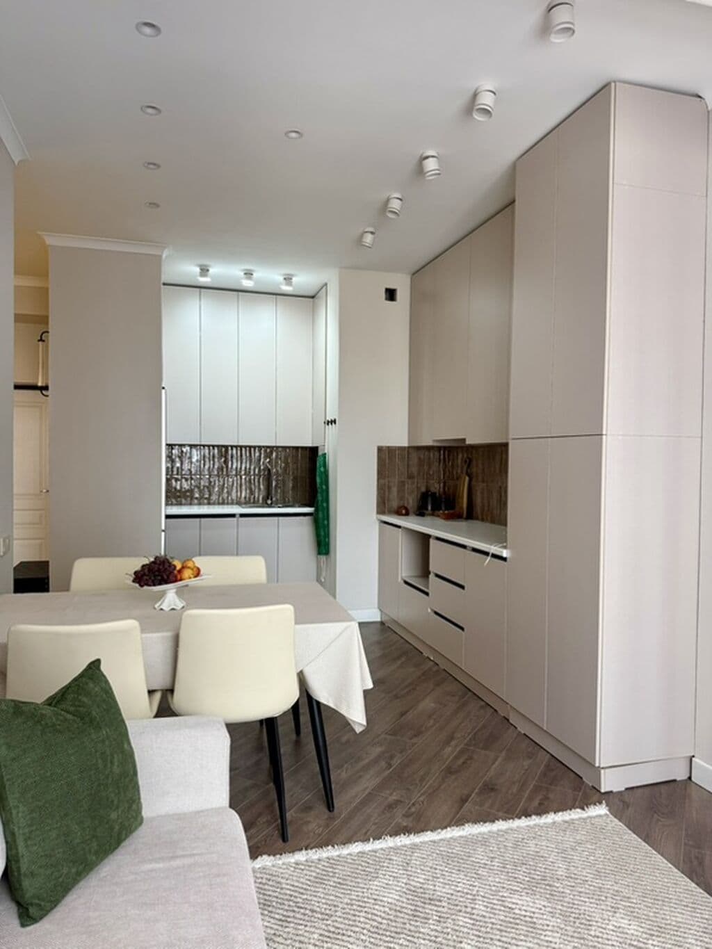 Элитка, 2 ком, 47 м2, этаж 6/12, ж/к Кап Строй Сити (Capstroy City), Сост: Евроремонт - фото 9