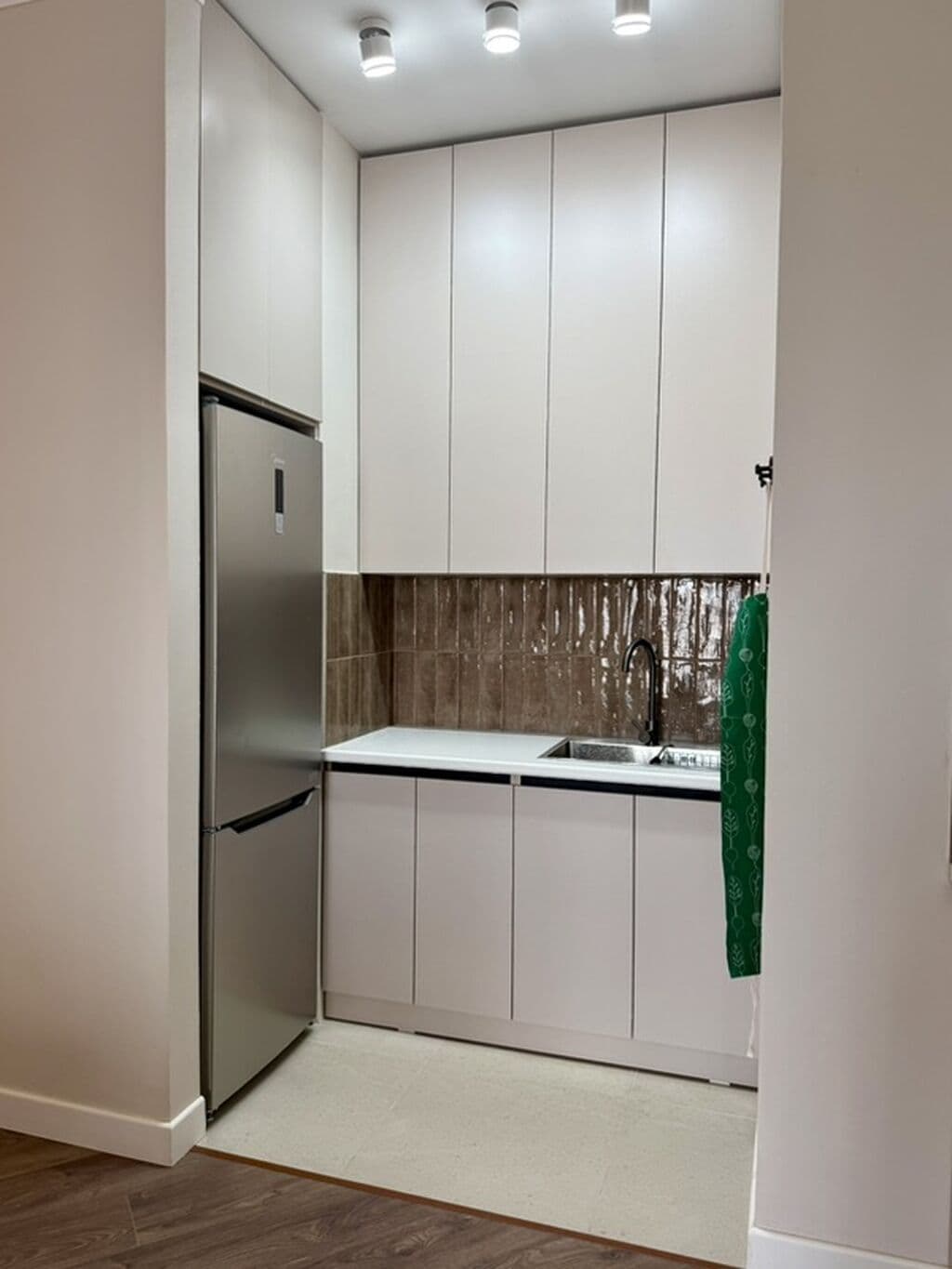 Элитка, 2 ком, 47 м2, этаж 6/12, ж/к Кап Строй Сити (Capstroy City), Сост: Евроремонт - фото 10