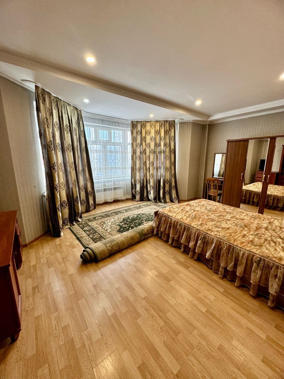 Элитка, 4 ком, 185 м2, этаж 1/10, ж/к ЖК Керемет, Сост: Хорошее - фото 3