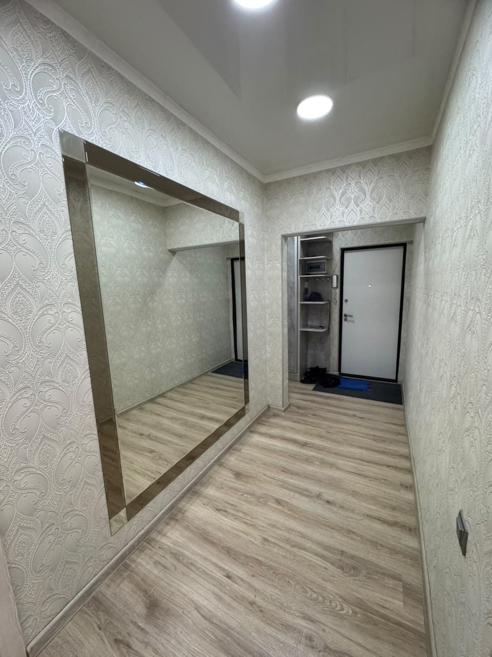 Элитка, 4 ком, 105 м2, этаж 4/9, ж/к ЖК Сары-Челек, Сост: Евроремонт - фото 1