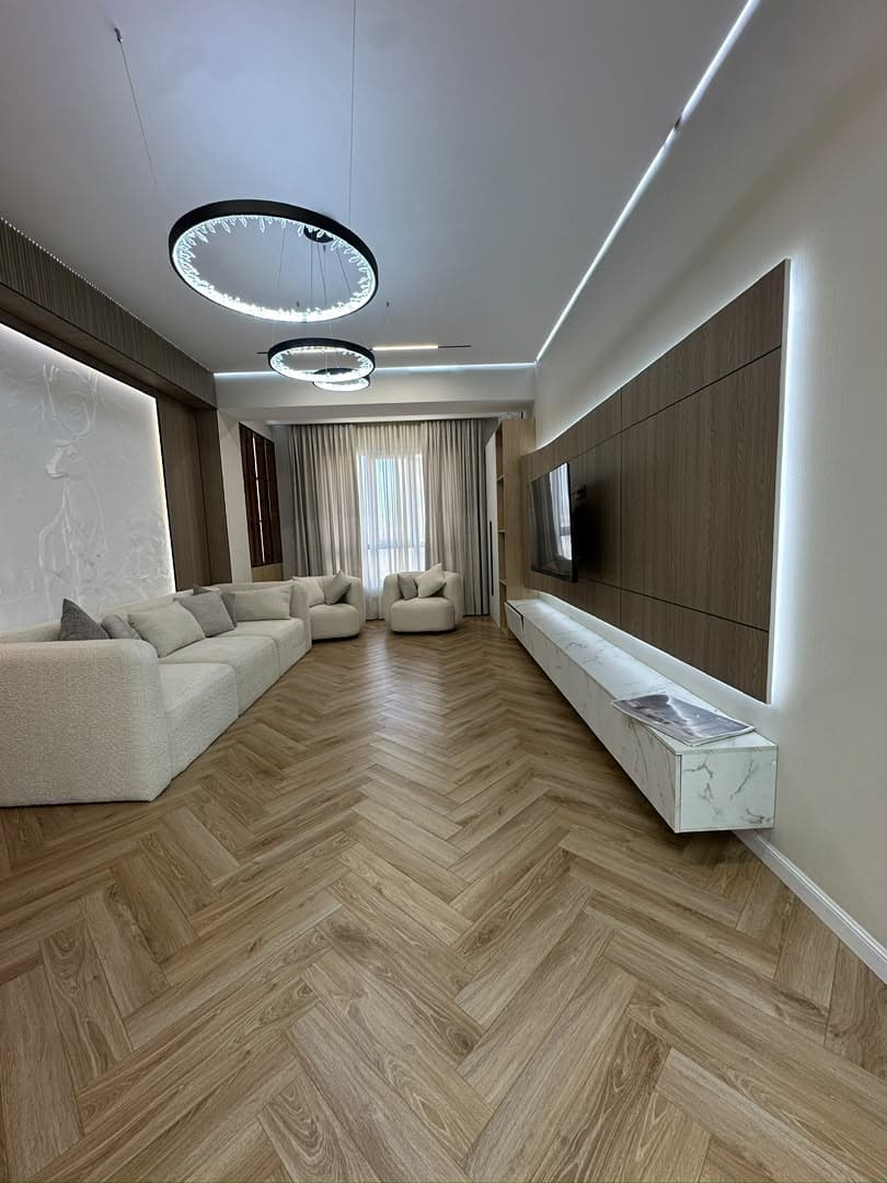 Элитка, 2 ком, 85 м2, этаж 8/9, ж/к Роял(Royal), Сост: Евроремонт - фото 1