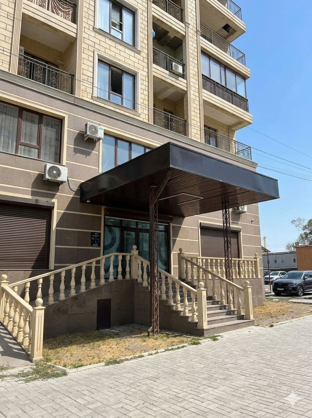 Офис, Коммерческая, 250 м2, этаж 1/15, Сост: Евроремонт - фото 2