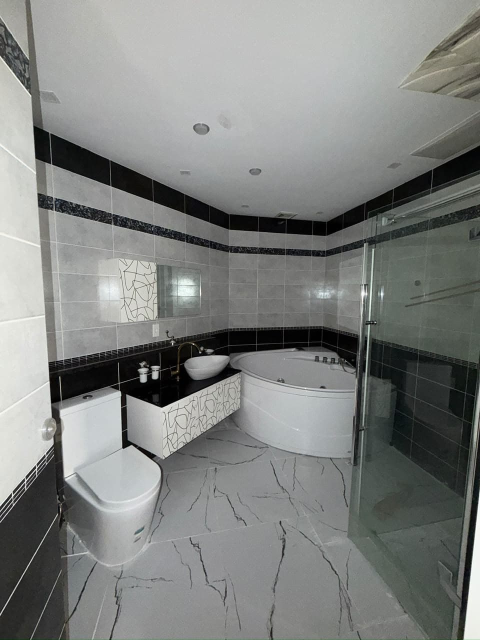 Элитка, 4 ком, 145 м2, этаж 15/18, ж/к Джал Артис, Сост: Евроремонт - фото 8
