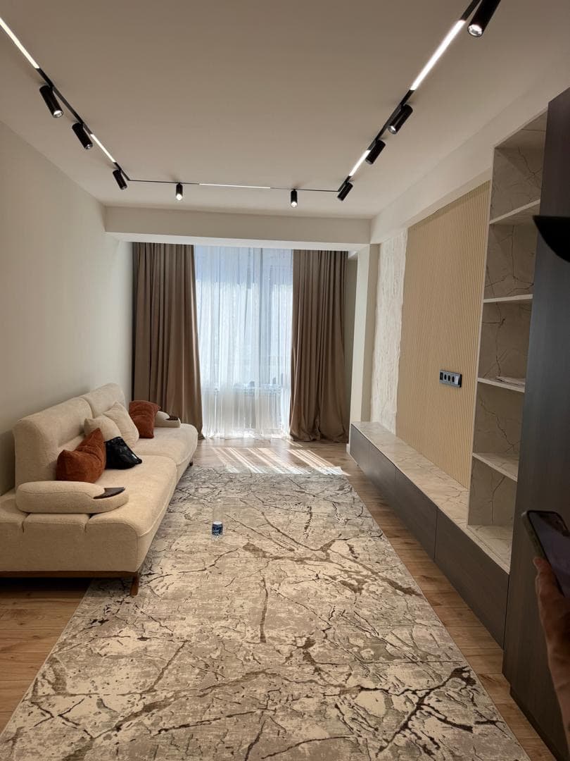 Элитка, 2 ком, 85 м2, этаж 5/12, ж/к ЖК Карпинка, Сост: Евроремонт - фото 1