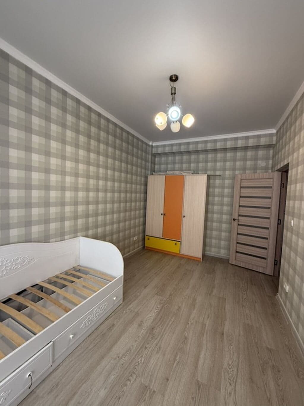 Элитка, 3 ком, 100 м2, этаж 3/10, ж/к ТСТ Сервис Строй, Сост: Евроремонт - фото 4