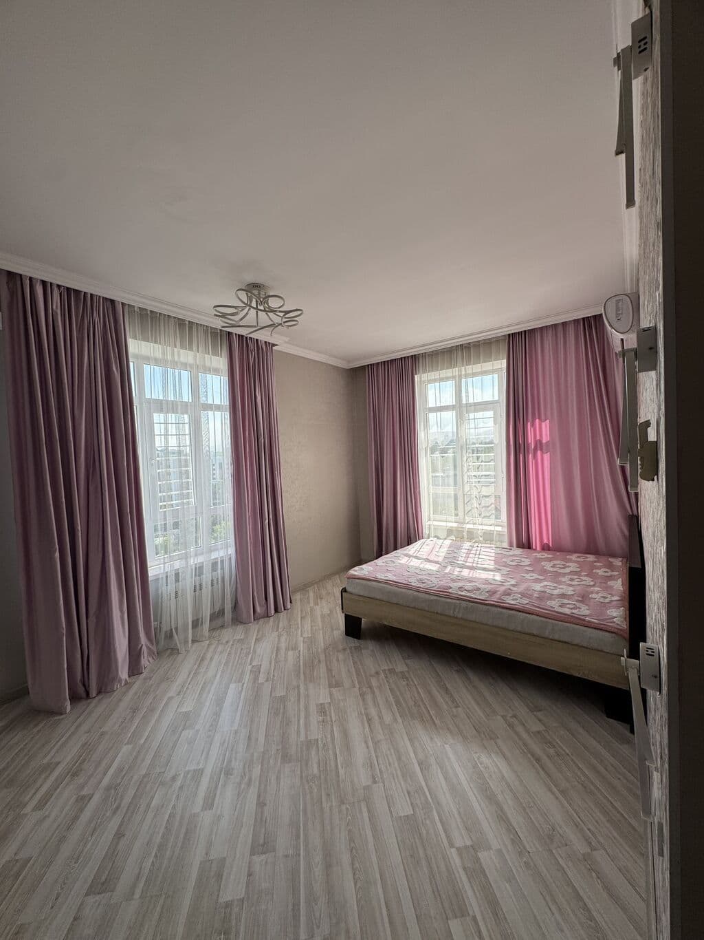 Элитка, 3 ком, 100 м2, этаж 9/10, Сост: Евроремонт - фото 1