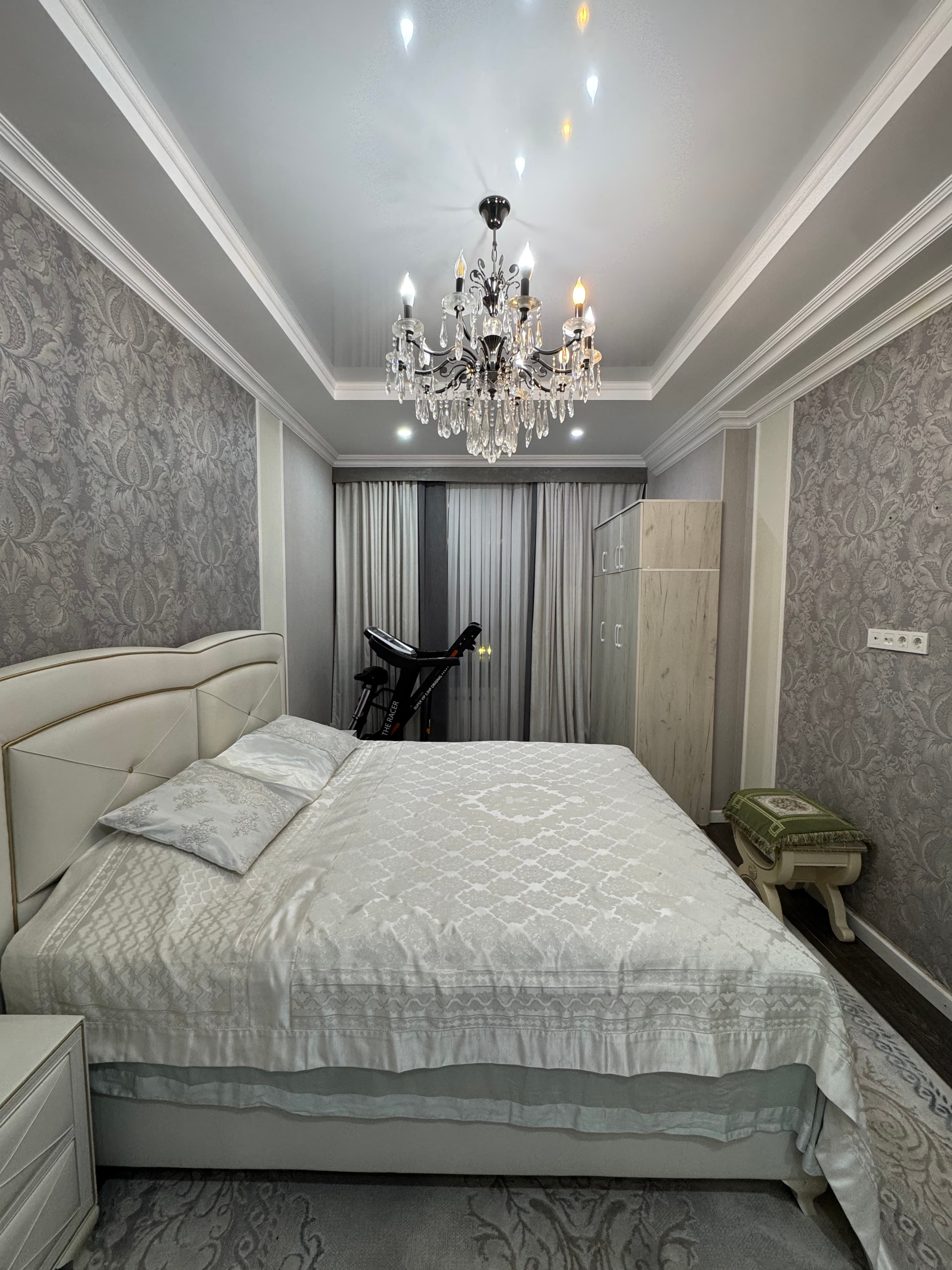 Элитка, 3 ком, 100 м2, этаж 2/8, ж/к Итальянский квартал (Italyanski Kvartal), Сост: Хорошее - фото 1