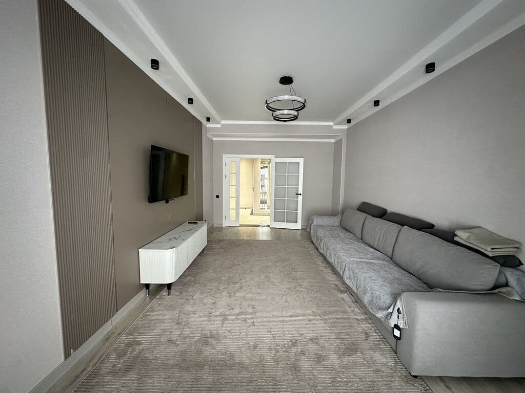 Элитка, 2 ком, 75 м2, этаж 3/14, ж/к Аристократ, Сост: Евроремонт - фото 10